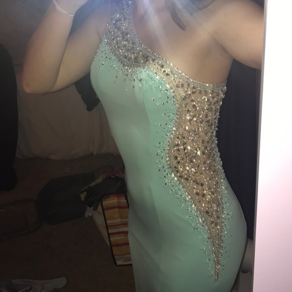PROM DRESS - Picture 7 of 8
